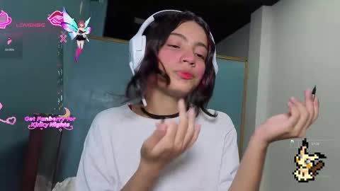 Snapshot of helia_n_amy chatting on 10/26/25, 11:09 Helia Transfem and Amy online show from 10/26/25, 11:09