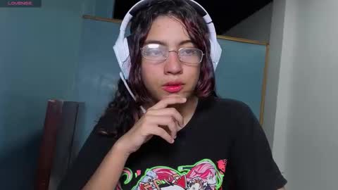 Snapshot of helia_n_amy chatting on 11/07/25, 01:49 Helia Transfem and Amy online show from 11/07/25, 01:49