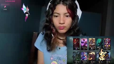 Snapshot of helia_n_amy chatting on 11/18/25, 01:44 Helia Transfem and Amy online show from 11/18/25, 01:44