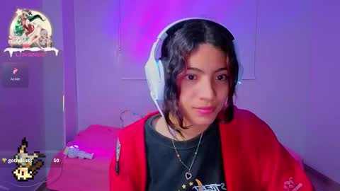 Snapshot of helia_n_amy chatting on 12/04/25, 08:01 Helia Transfem and Amy online show from 12/04/25, 08:01