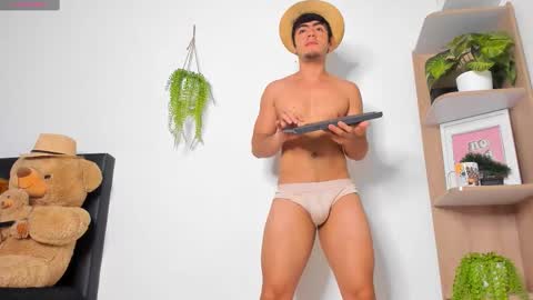 alan y zack online show from 11/24/25, 12:49