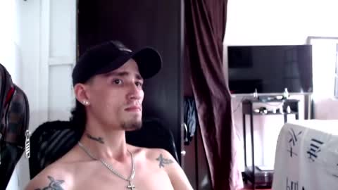 Snapshot of hell_boy66 chatting on 05/21/26, 09:00 Eros online show from 05/21/26, 09:00