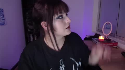 Snapshot of hell_dancer_ chatting on 11/07/25, 01:27 Lexa online show from 11/07/25, 01:27