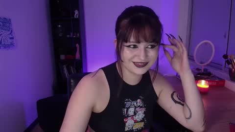 Snapshot of hell_dancer_ chatting on 11/08/25, 04:01 Lexa online show from 11/08/25, 04:01