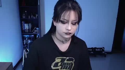 Snapshot of hell_dancer_ chatting on 06/16/26, 04:15 Lexa online show from 06/16/26, 04:15