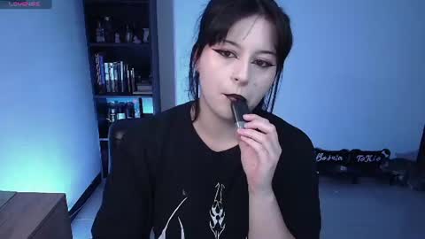 Snapshot of hell_dancer_ chatting on 06/27/26, 03:44 Lexa online show from 06/27/26, 03:44