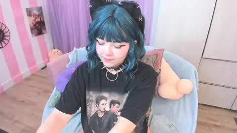 Laura online show from 11/14/25, 04:11