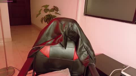 Snapshot of hell_girll_ chatting on 10/31/25, 04:02 Hell Girl online show from 10/31/25, 04:02