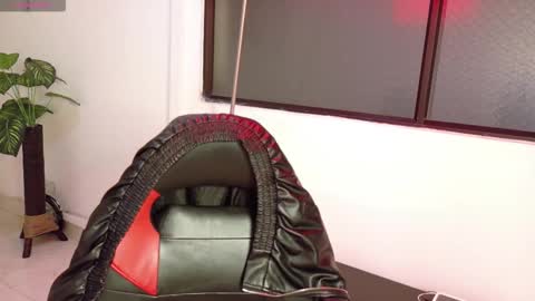 Snapshot of hell_girll_ chatting on 11/09/25, 03:38 Hell Girl online show from 11/09/25, 03:38