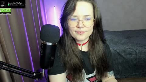 Snapshot of hell_hotline chatting on 12/26/24, 09:26 Red online show from 12/26/24, 09:26