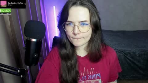 Snapshot of hell_hotline chatting on 12/27/24, 06:53 Red online show from 12/27/24, 06:53