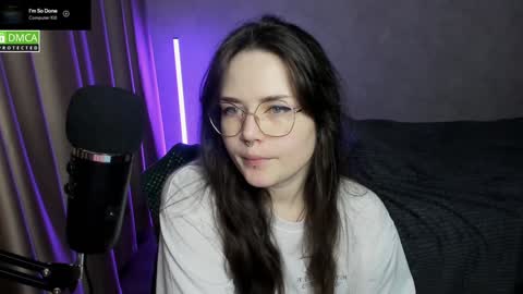 Snapshot of hell_hotline chatting on 01/10/25, 07:11 Red online show from 01/10/25, 07:11