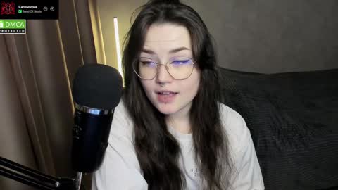 Snapshot of hell_hotline chatting on 01/11/25, 06:54 Red online show from 01/11/25, 06:54