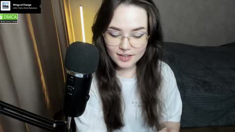 Snapshot of hell_hotline chatting on 01/12/25, 06:49 Red online show from 01/12/25, 06:49