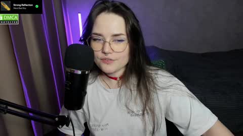 Snapshot of hell_hotline chatting on 01/17/25, 09:28 Red online show from 01/17/25, 09:28