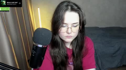 Snapshot of hell_hotline chatting on 01/19/25, 10:39 Red online show from 01/19/25, 10:39