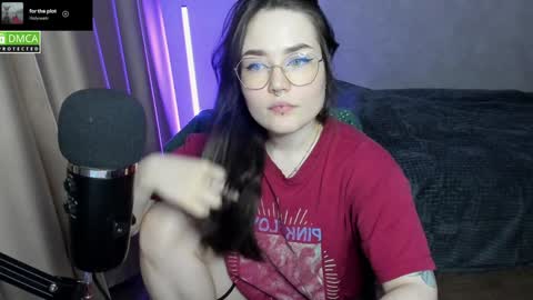 Snapshot of hell_hotline chatting on 01/22/25, 05:59 Red online show from 01/22/25, 05:59