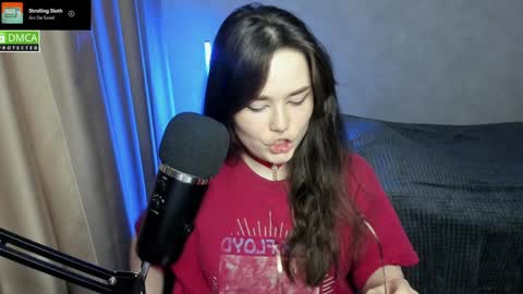 Snapshot of hell_hotline chatting on 01/31/25, 09:16 Red online show from 01/31/25, 09:16