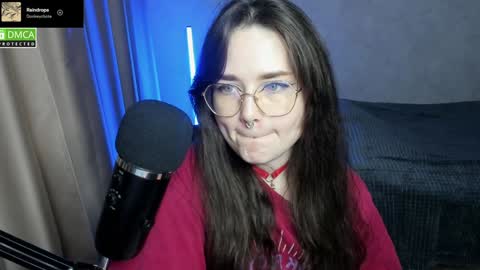 Snapshot of hell_hotline chatting on 02/01/25, 12:18 Red online show from 02/01/25, 12:18