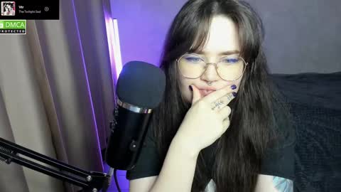 Snapshot of hell_hotline chatting on 02/12/25, 09:01 Red online show from 02/12/25, 09:01