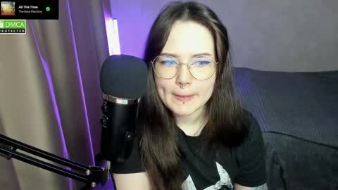 Snapshot of hell_hotline chatting on 02/13/25, 06:05 Red online show from 02/13/25, 06:05