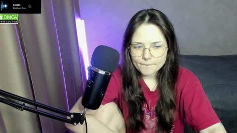 Snapshot of hell_hotline chatting on 02/15/25, 06:23 Red online show from 02/15/25, 06:23