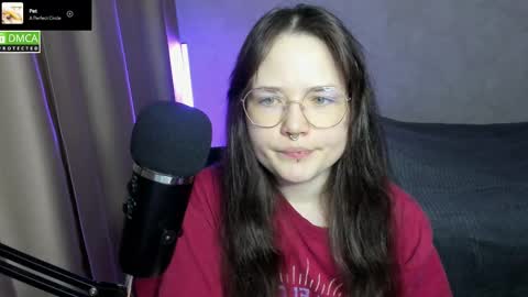 Snapshot of hell_hotline chatting on 02/15/25, 09:26 Red online show from 02/15/25, 09:26