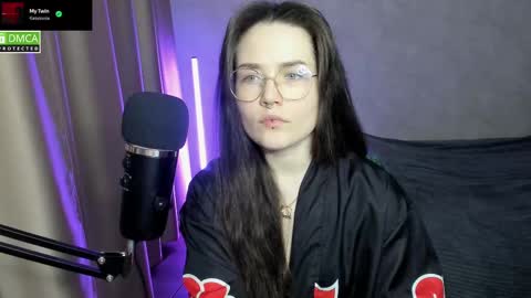 Snapshot of hell_hotline chatting on 02/26/25, 06:11 Red online show from 02/26/25, 06:11