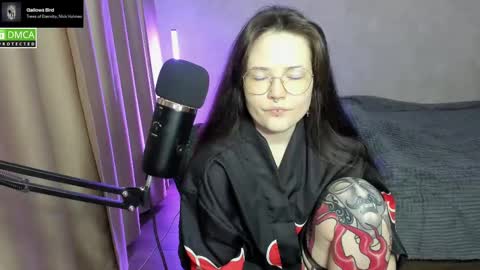 Snapshot of hell_hotline chatting on 02/27/25, 05:47 Red online show from 02/27/25, 05:47