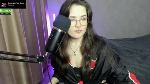 Snapshot of hell_hotline chatting on 02/28/25, 06:09 Red online show from 02/28/25, 06:09