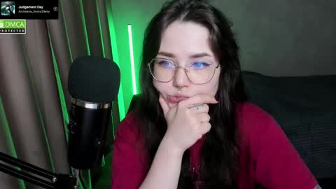 Snapshot of hell_hotline chatting on 03/09/25, 06:43 Red online show from 03/09/25, 06:43