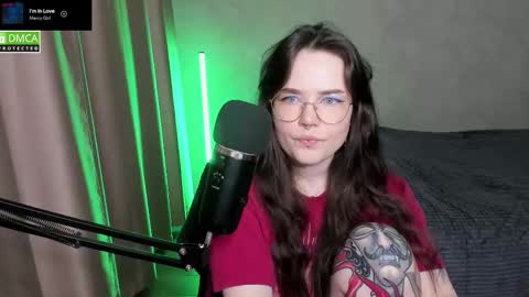 Snapshot of hell_hotline chatting on 03/10/25, 10:02 Red online show from 03/10/25, 10:02