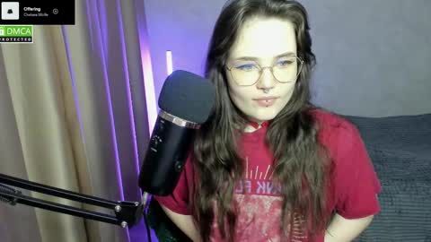 Snapshot of hell_hotline chatting on 03/12/25, 05:17 Red online show from 03/12/25, 05:17