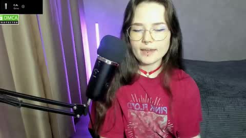 Snapshot of hell_hotline chatting on 03/12/25, 08:20 Red online show from 03/12/25, 08:20