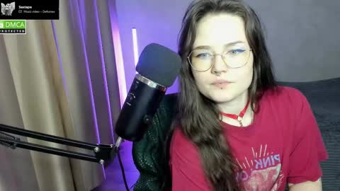 Snapshot of hell_hotline chatting on 03/12/25, 11:22 Red online show from 03/12/25, 11:22