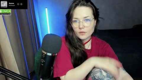 Snapshot of hell_hotline chatting on 09/24/25, 06:44 Red online show from 09/24/25, 06:44