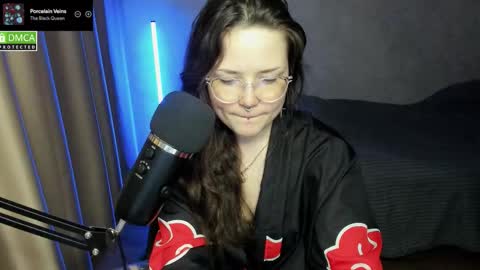 Snapshot of hell_hotline chatting on 09/30/25, 06:57 Red online show from 09/30/25, 06:57