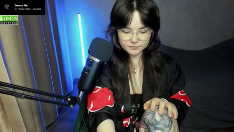 Snapshot of hell_hotline chatting on 10/02/25, 06:37 Red online show from 10/02/25, 06:37