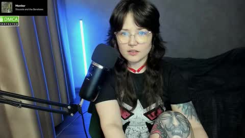 Snapshot of hell_hotline chatting on 10/06/25, 07:11 Red online show from 10/06/25, 07:11