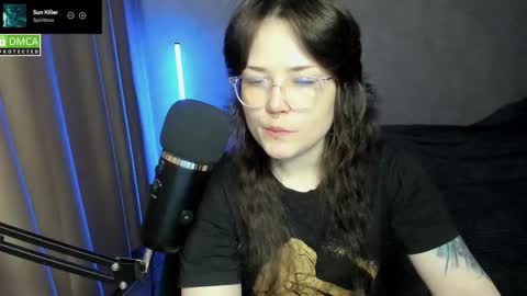 Snapshot of hell_hotline chatting on 10/11/25, 06:28 Red online show from 10/11/25, 06:28