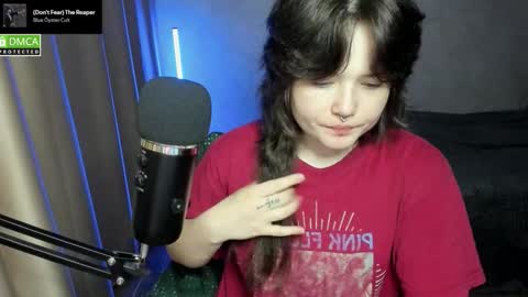 Snapshot of hell_hotline chatting on 11/09/25, 06:39 Red online show from 11/09/25, 06:39