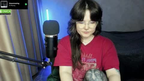 Snapshot of hell_hotline chatting on 11/11/25, 06:41 Red online show from 11/11/25, 06:41