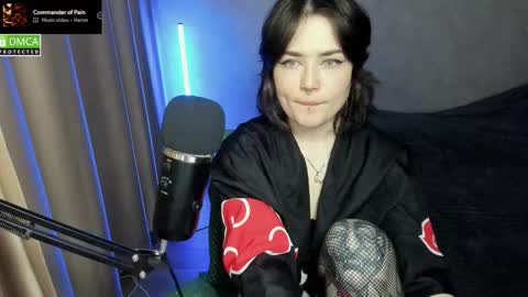 Snapshot of hell_hotline chatting on 11/22/25, 06:29 Red online show from 11/22/25, 06:29