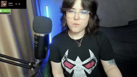 Snapshot of hell_hotline chatting on 11/29/25, 07:50 Red online show from 11/29/25, 07:50