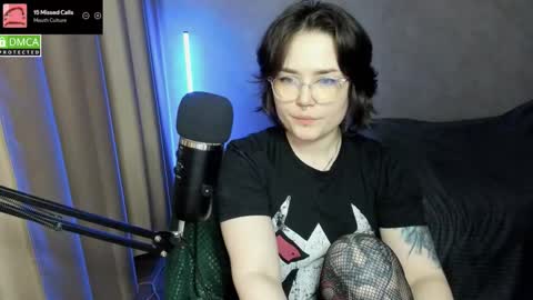 Snapshot of hell_hotline chatting on 12/01/25, 06:46 Red online show from 12/01/25, 06:46