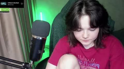 Snapshot of hell_hotline chatting on 02/21/26, 08:43 Red online show from 02/21/26, 08:43