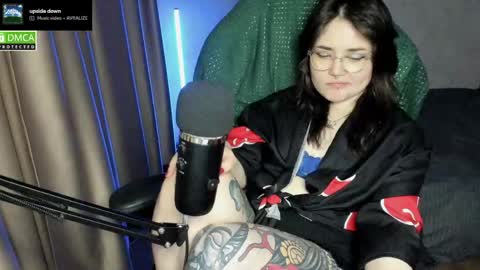 Red online show from 05/16/26, 08:18