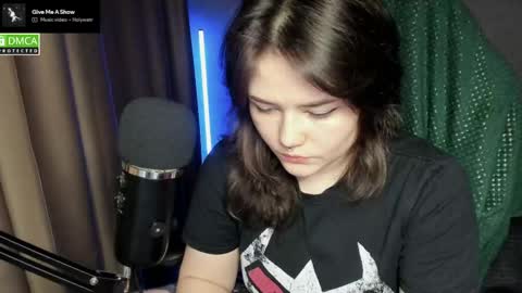 Red online show from 05/28/26, 06:38