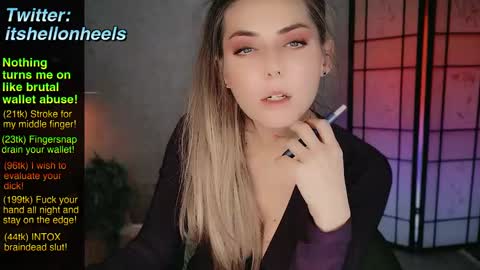 Snapshot of hell_on_heels_ chatting on 02/08/25, 08:52 - show loyalty and subscribe -  online show from 02/08/25, 08:52