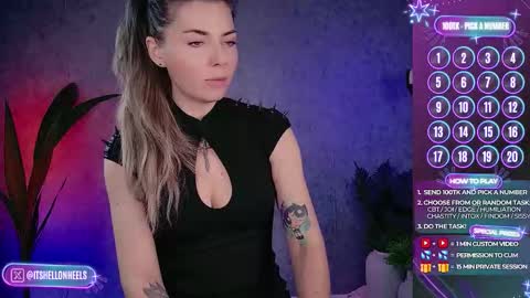 Snapshot of hell_on_heels_ chatting on 09/25/25, 04:16 - show loyalty and subscribe -  online show from 09/25/25, 04:16